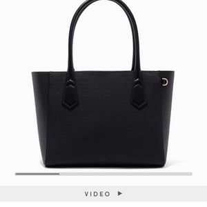 Use signature tote